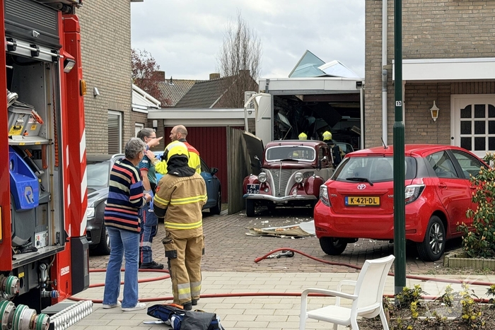 Explosie in garage leidt tot brand en gewonde