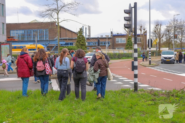 Toeristen opgevangen na ongeval met stadsbus