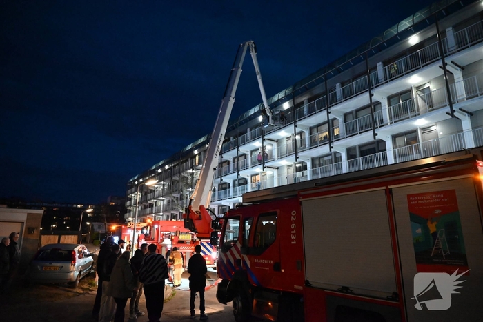 Omstanders melden woningbrand door afgaande rookmelder