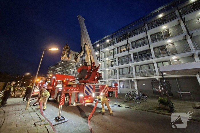 Omstanders melden woningbrand door afgaande rookmelder