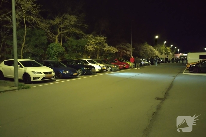 Politie grijpt in bij carmeet op parkeerplaats