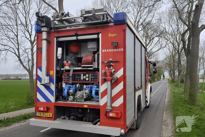 Gevaarlijke situatie door dreigende boomval