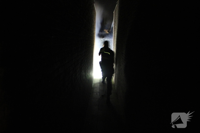 Buitenbrand in container geblust door buurtbewoners