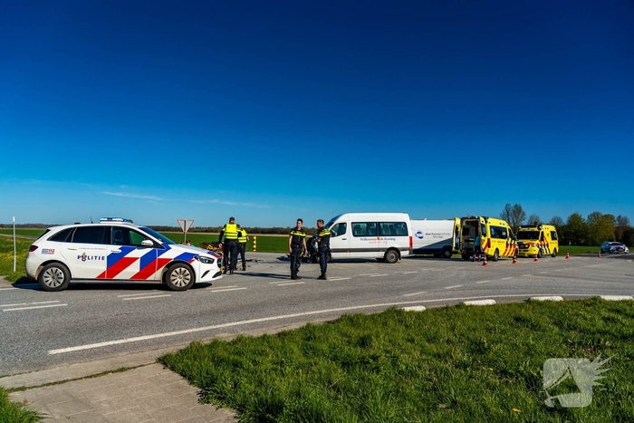 Ongeval met taxibus en bestelbus