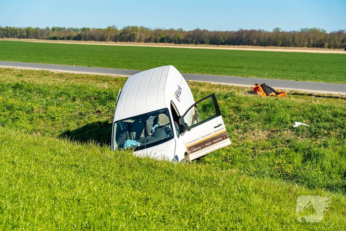 Ongeval met taxibus en bestelbus