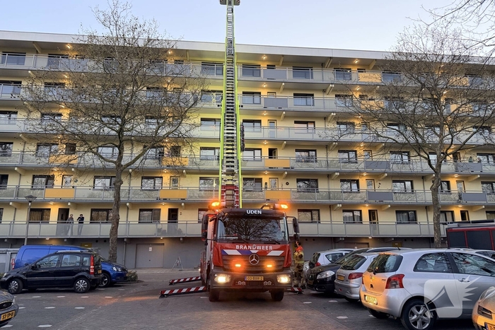 Dakbrand in flatwoning opschudding in Uden