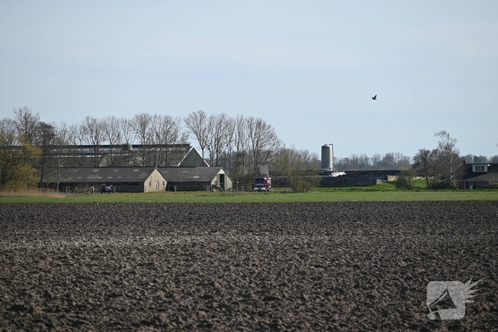Brand in loods met caravans