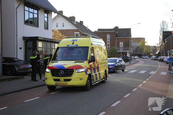 Voetganger aangereden op oversteekplaats