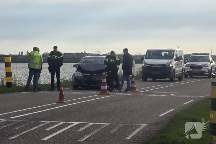 Aanrijding tussen auto en vrachtwagen