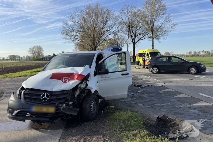 Forse aanrijding veroorzaakt verkeershinder