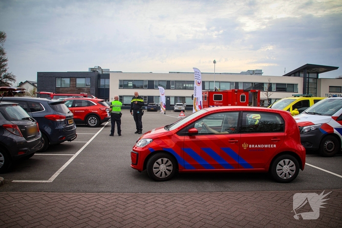 Grootschalige oefening met meerdere officieren en crisisteams