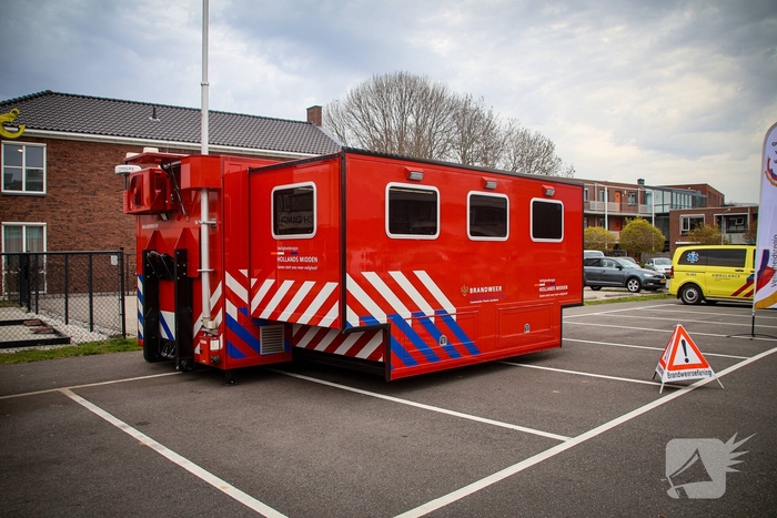 Grootschalige oefening met meerdere officieren en crisisteams