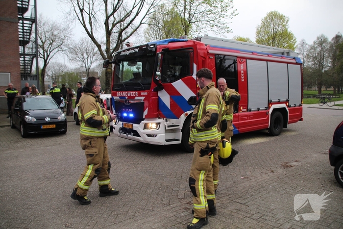 Brand in flatwoning snel onder controle