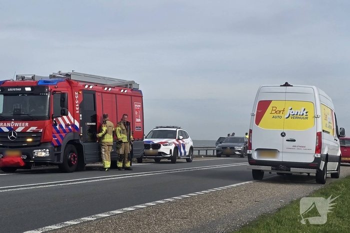 Kopstaartbotsing veroorzaakt schade aan voertuigen