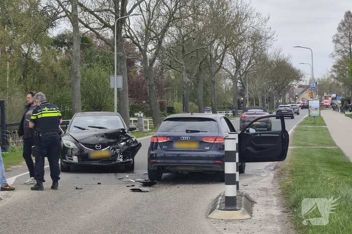 Weg afgesloten na aanrijding