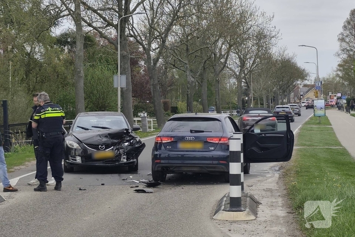Weg afgesloten na aanrijding