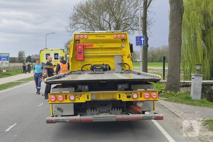 Weg afgesloten na aanrijding