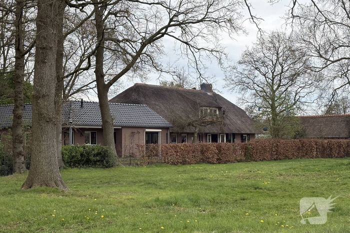 Brand in schoorsteen van woning