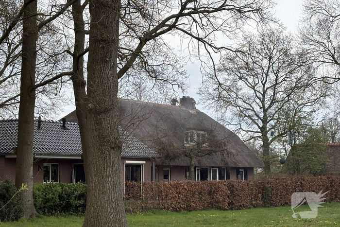 Brand in schoorsteen van woning