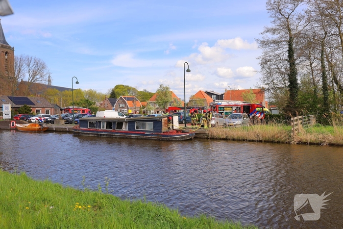 Brand op woonboot leidt tot aanzienlijke schade