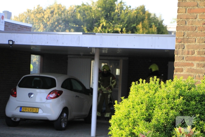 Buitenbrand in Weert zorgt voor schade aan garage