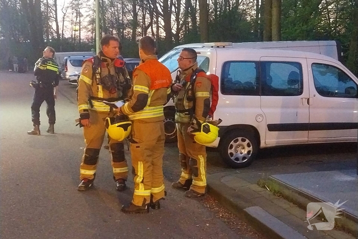 Brand in flatwoning snel onder controle