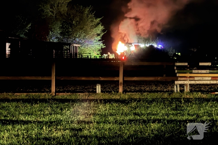 Brand achter paardenmanege geblust
