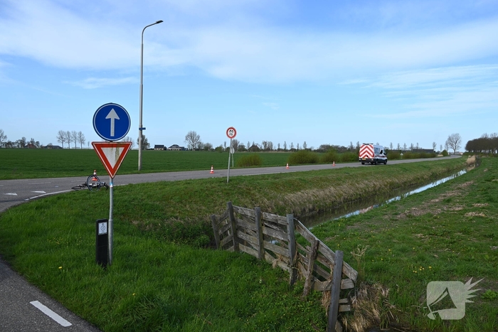 Wielrenner met spoed naar ziekenhuis na botsing