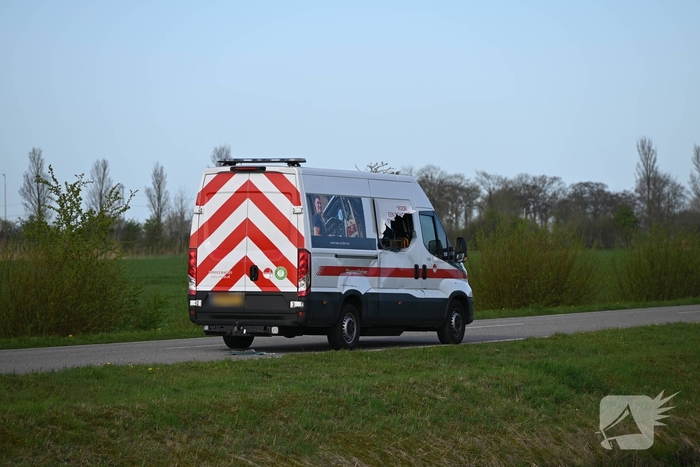 Wielrenner met spoed naar ziekenhuis na botsing