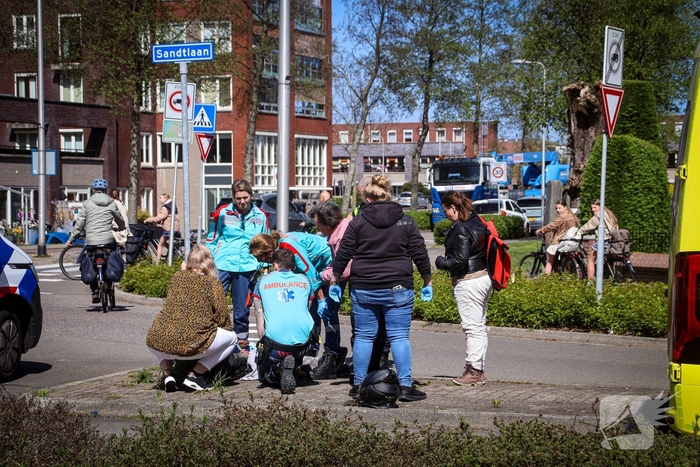 Ongeval tussen auto en motorscooter