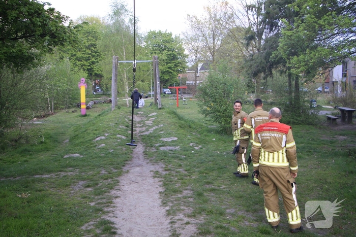 Jeugd ontdekt brand en schakelt hulpdiensten in