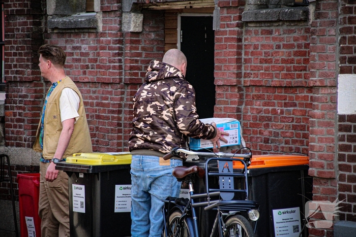 Brandweer redt neilganzen uit schoorsteen