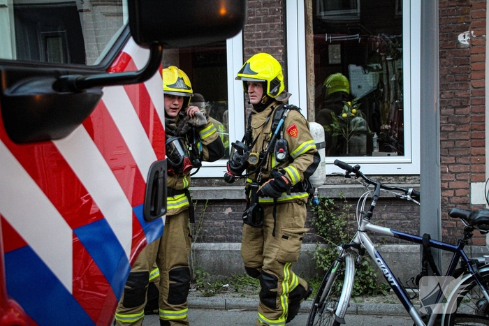 Woningbrand door aangekoekt eten veroorzaakt rookontwikkeling