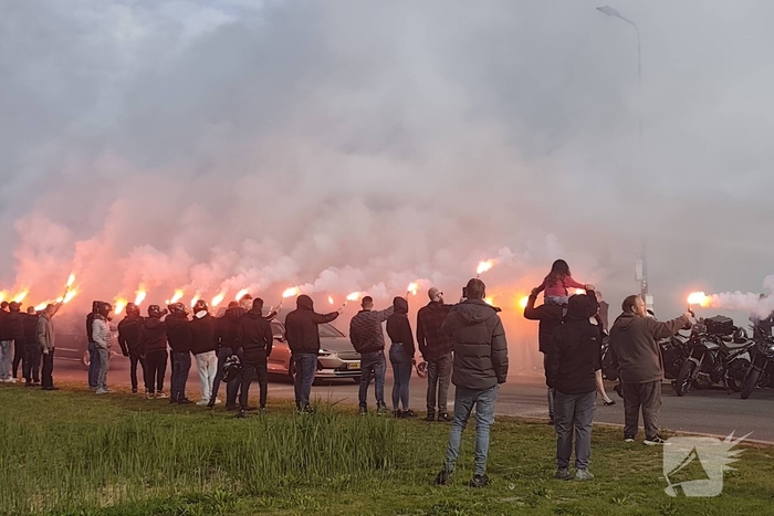 Uitvaart motorrijder trekt veel bezoekers