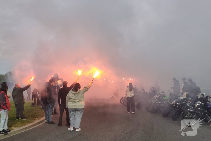 Uitvaart motorrijder trekt veel bezoekers