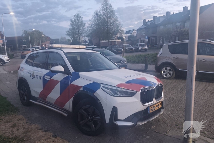 Dader op de vlucht na steekpartij