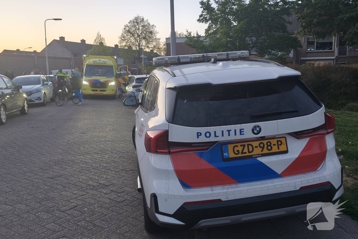 Dader op de vlucht na steekpartij