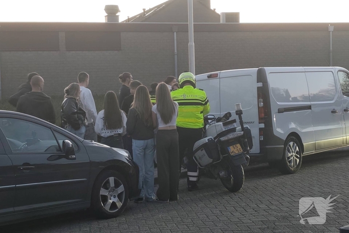 Dader op de vlucht na steekpartij