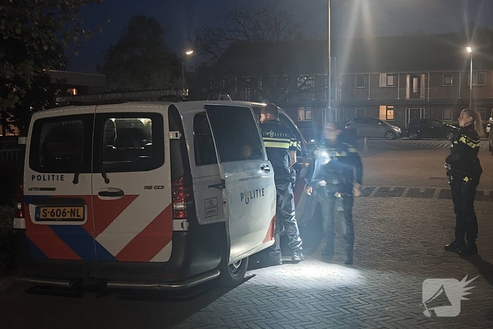 Dader op de vlucht na steekpartij