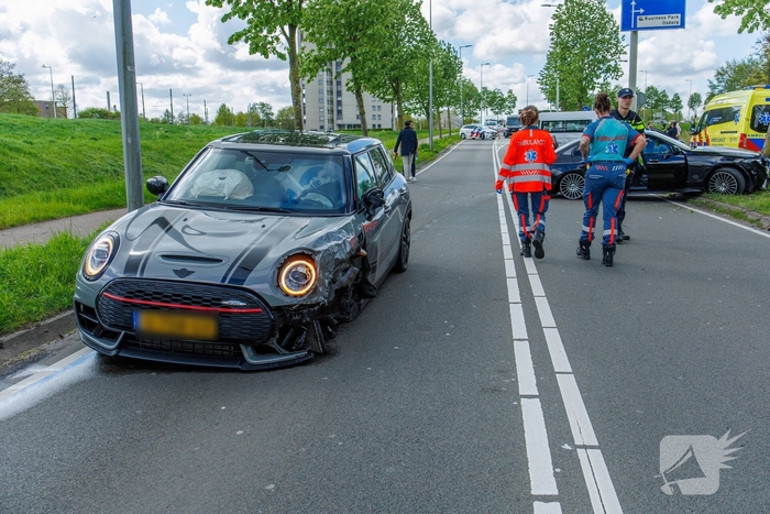 Zwaar ongeval met drie auto's zorgt voor ambulance-inzet