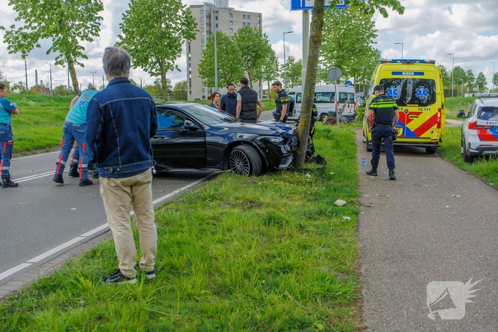 Zwaar ongeval met drie auto's zorgt voor ambulance-inzet