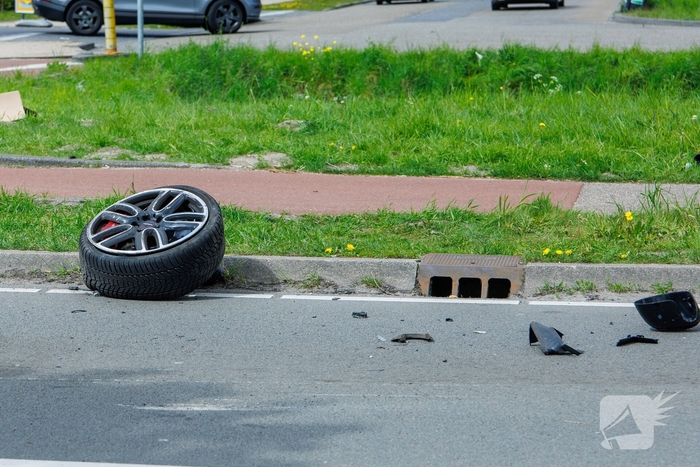 Zwaar ongeval met drie auto's zorgt voor ambulance-inzet