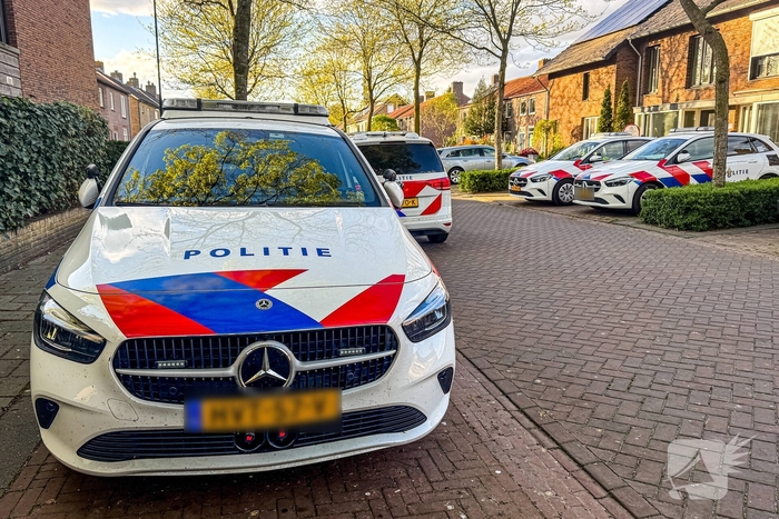 Slachtoffer vlucht woning in en wordt mishandeld