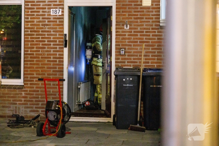 Woningbrand snel onder controle na middelbrand