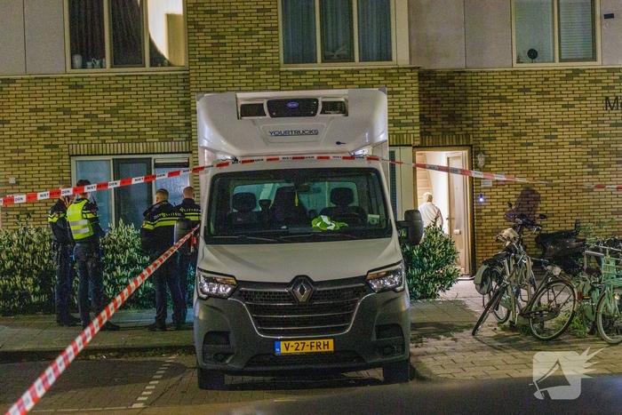 Explosief zorgt voor brand bij woning
