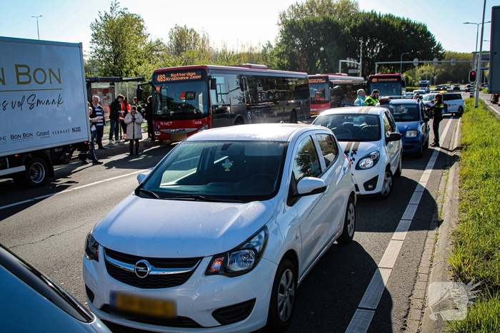 Kettingbotsing na ongeval tussen lijnbus en vrachtwagentje