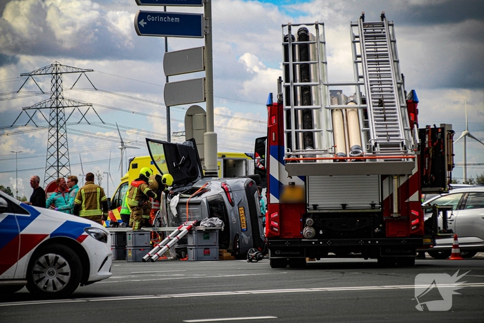 Zware aanrijding met meerdere voertuigen en beknelling