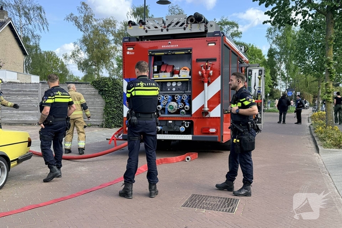Buitenbrand slaat over naar schuurtje