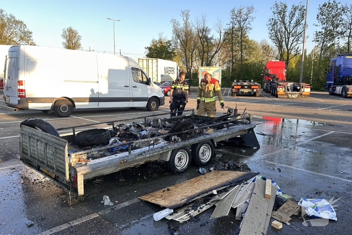 Brand in aanhangwagen geblust