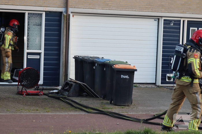 Woningbrand leidt tot rookinhalatie bij bewoners